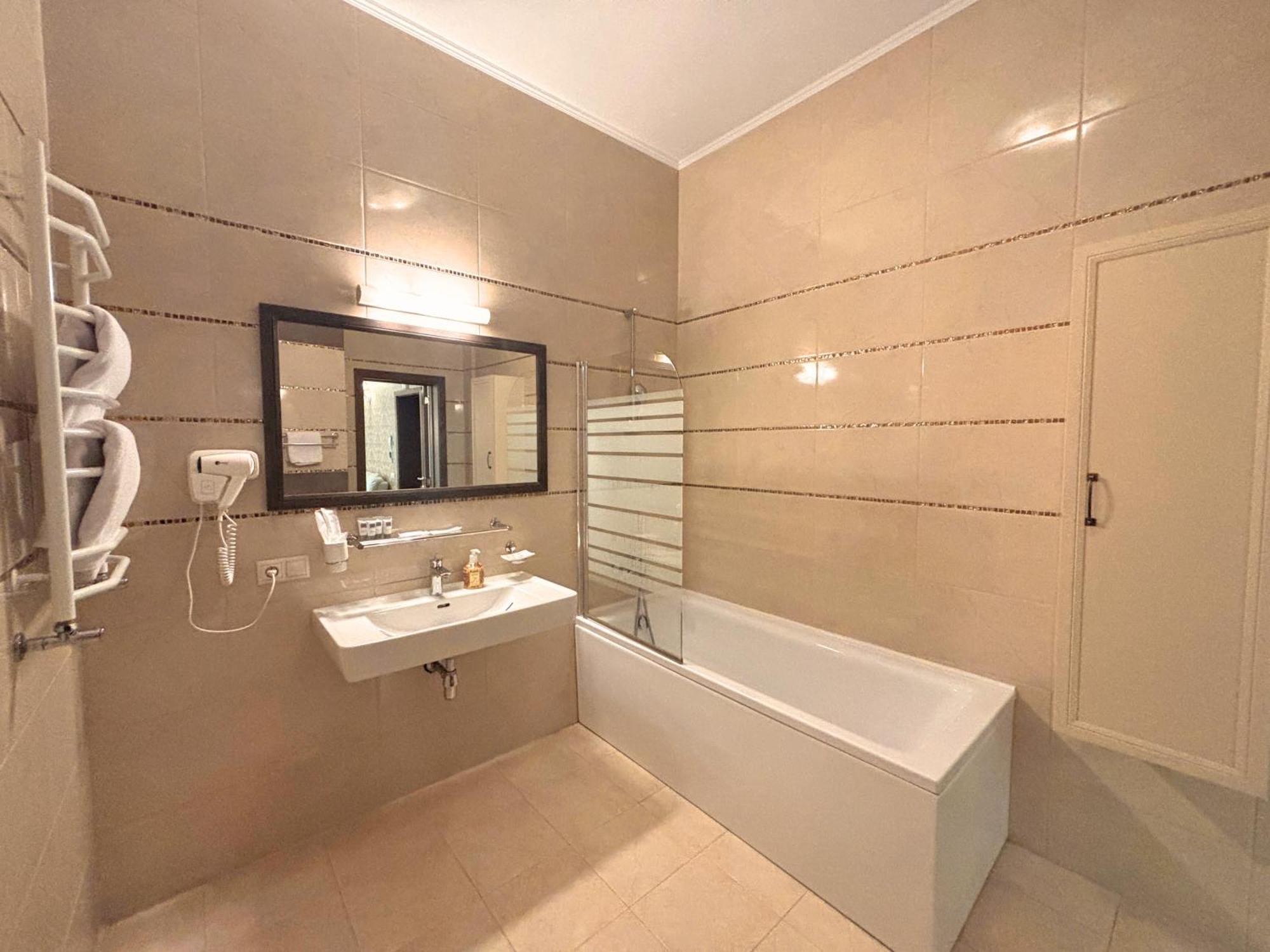 Hotel Odeska Astoria Odesa Habitación foto