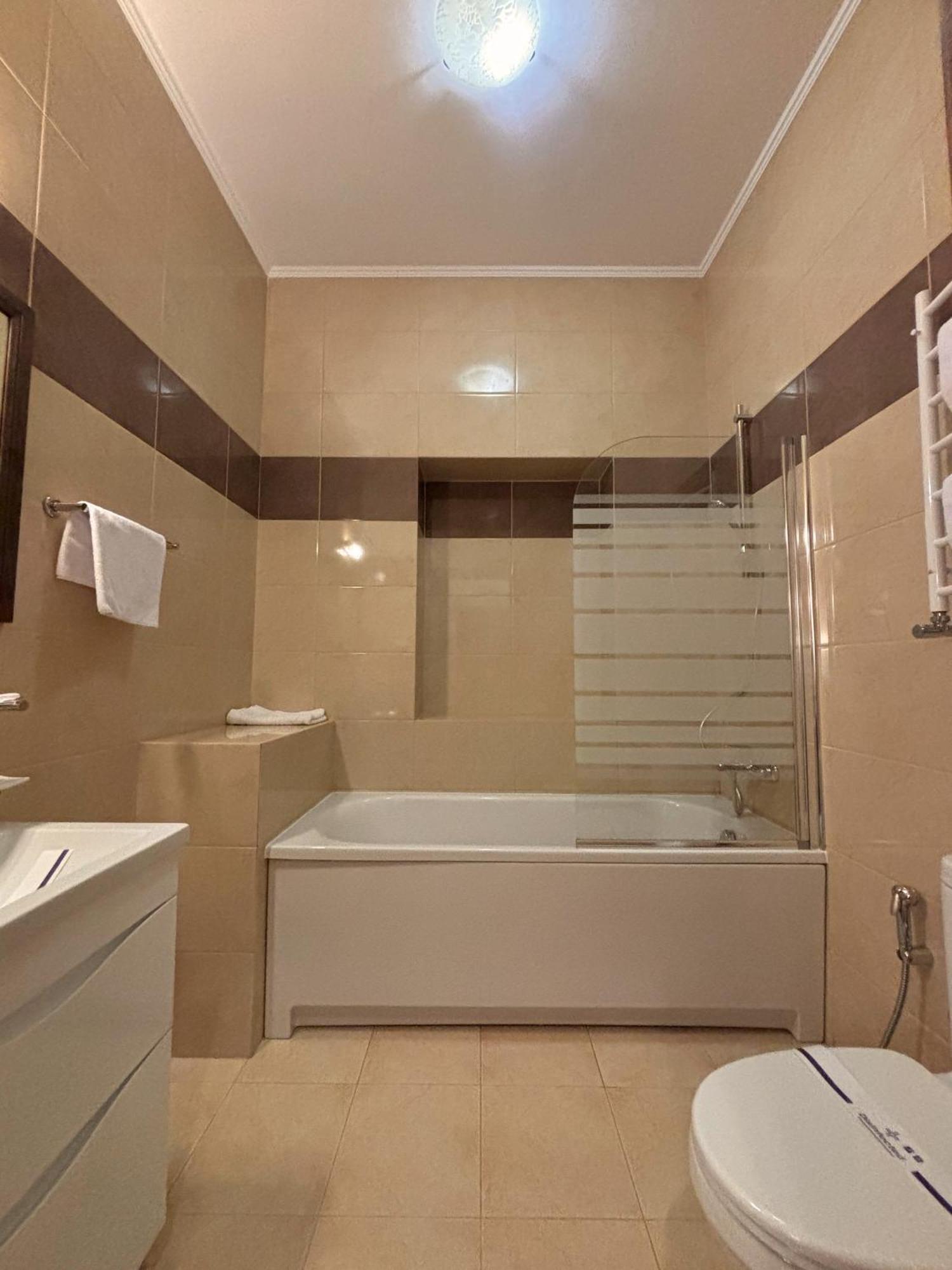 Hotel Odeska Astoria Odesa Habitación foto