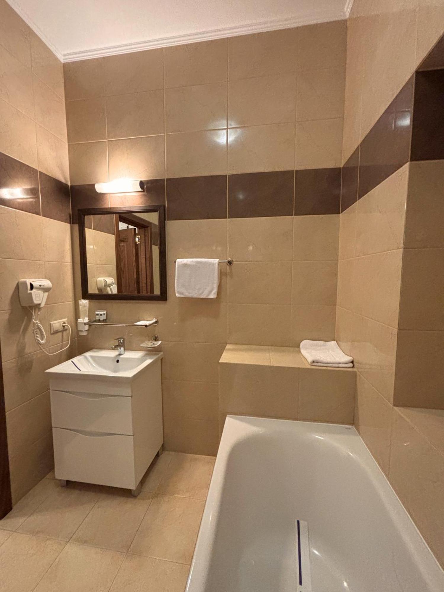 Hotel Odeska Astoria Odesa Habitación foto